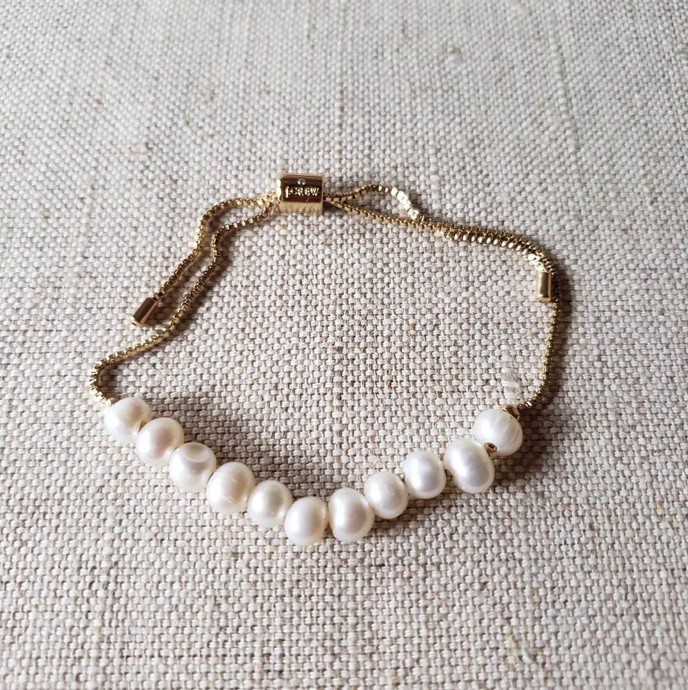 3/$33 Freshwater pearl bracelet